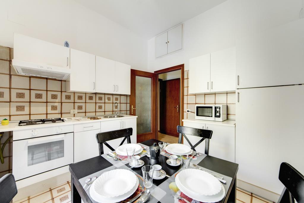 Apartment Colosseo Ρώμη Δωμάτιο φωτογραφία