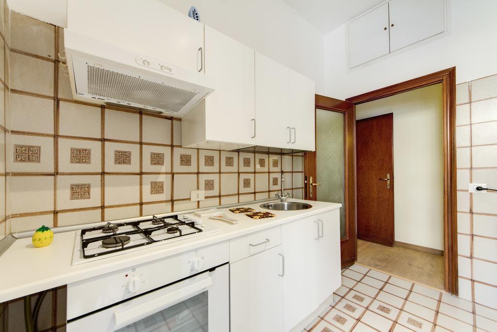 Apartment Colosseo Ρώμη Δωμάτιο φωτογραφία